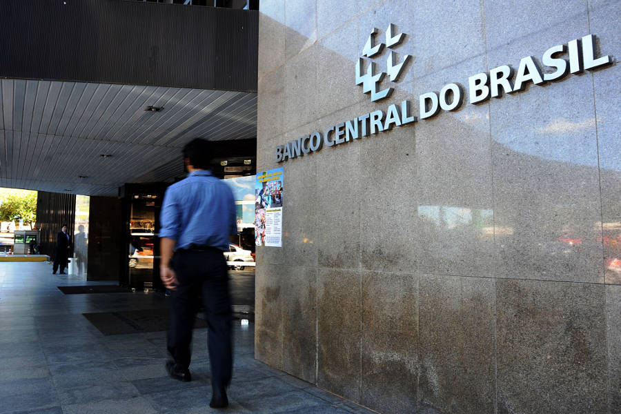 Brasileiros tem dinheiro esquecido em banco